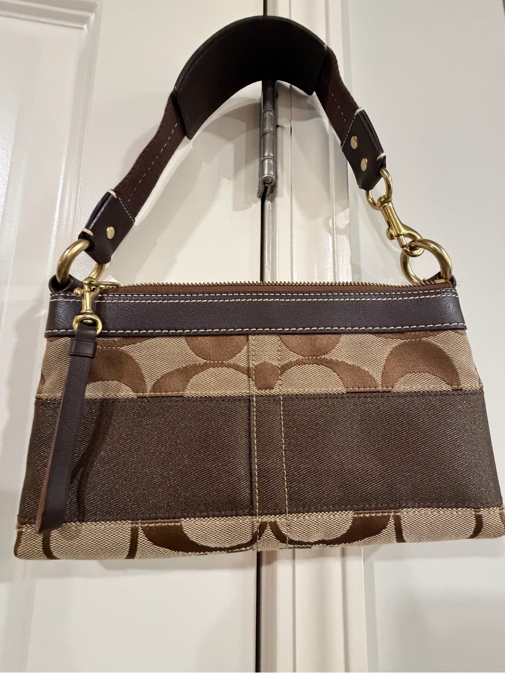 Coach Brown Signature Canvas Shoulder Bag with Gold Hardware - Picture 1 of 11